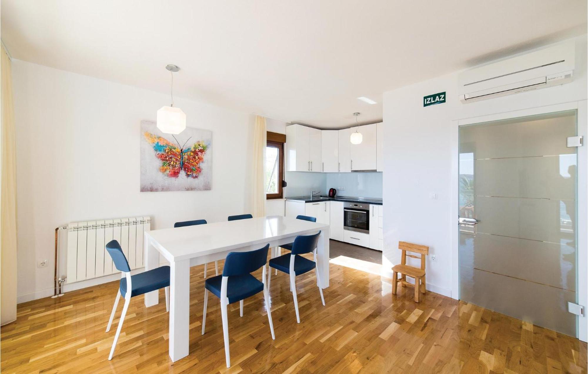 Kaštela Nice Home In Kastel Stafilic With Kitchen מראה חיצוני תמונה
