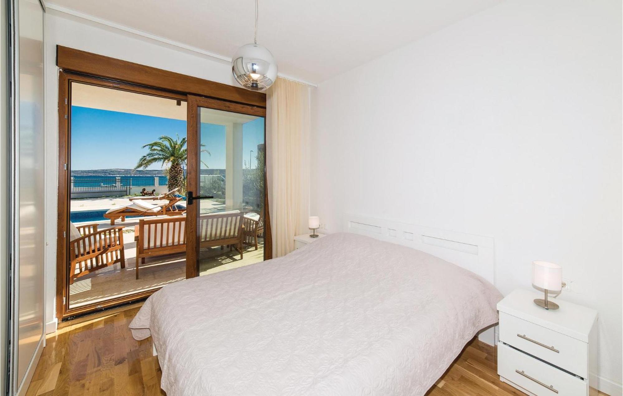 Kaštela Nice Home In Kastel Stafilic With Kitchen מראה חיצוני תמונה