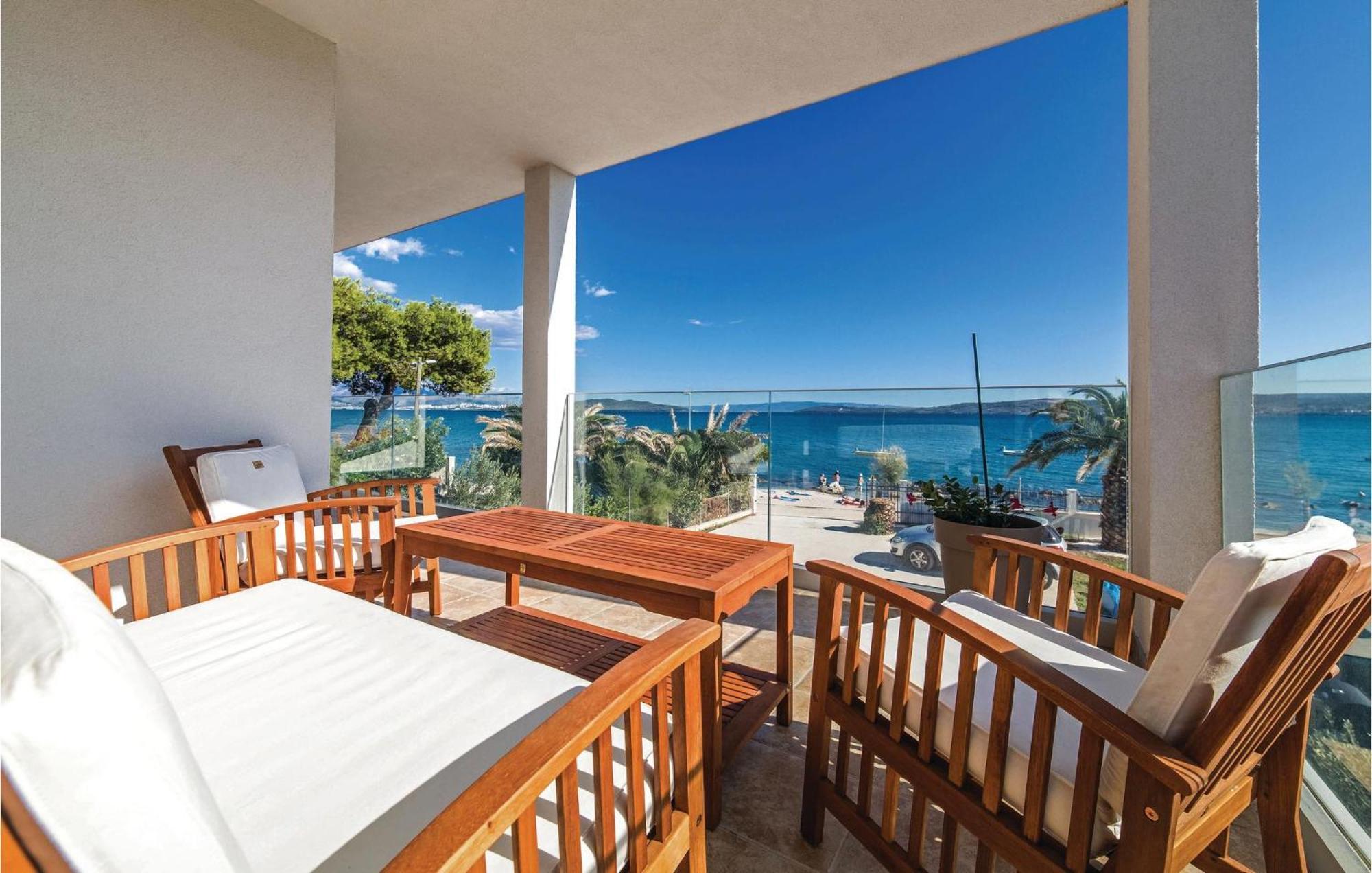 Kaštela Nice Home In Kastel Stafilic With Kitchen מראה חיצוני תמונה