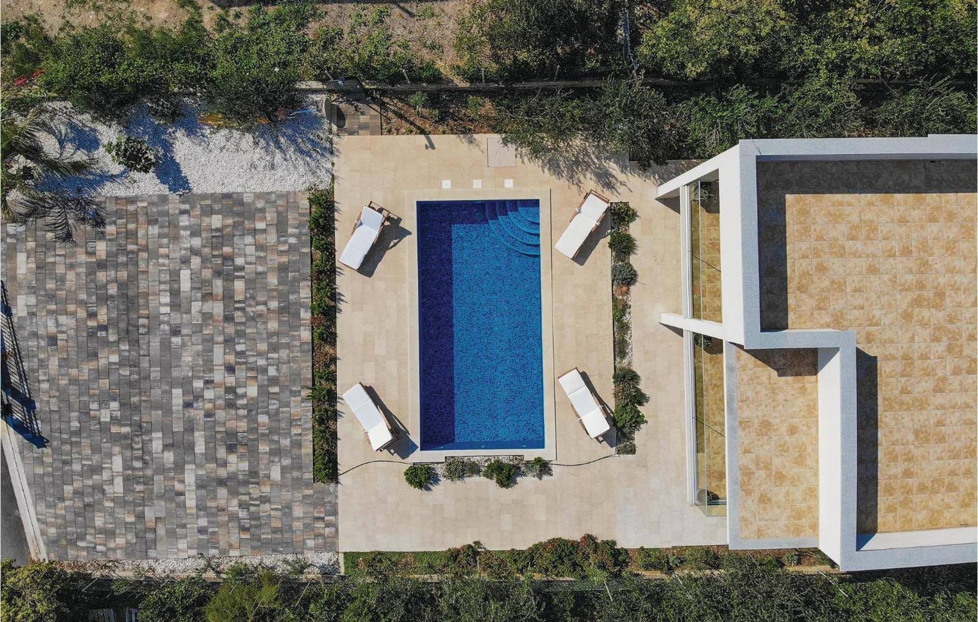 Kaštela Nice Home In Kastel Stafilic With Kitchen מראה חיצוני תמונה